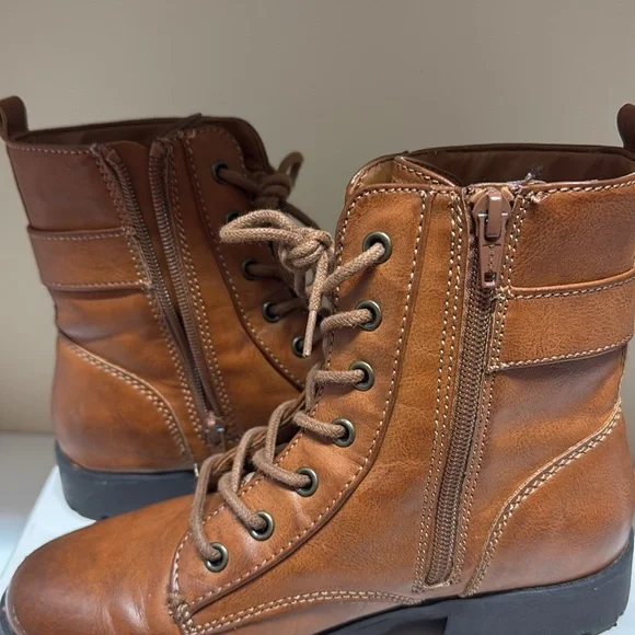 So combat boot size 6.5 - Picture 7 of 9